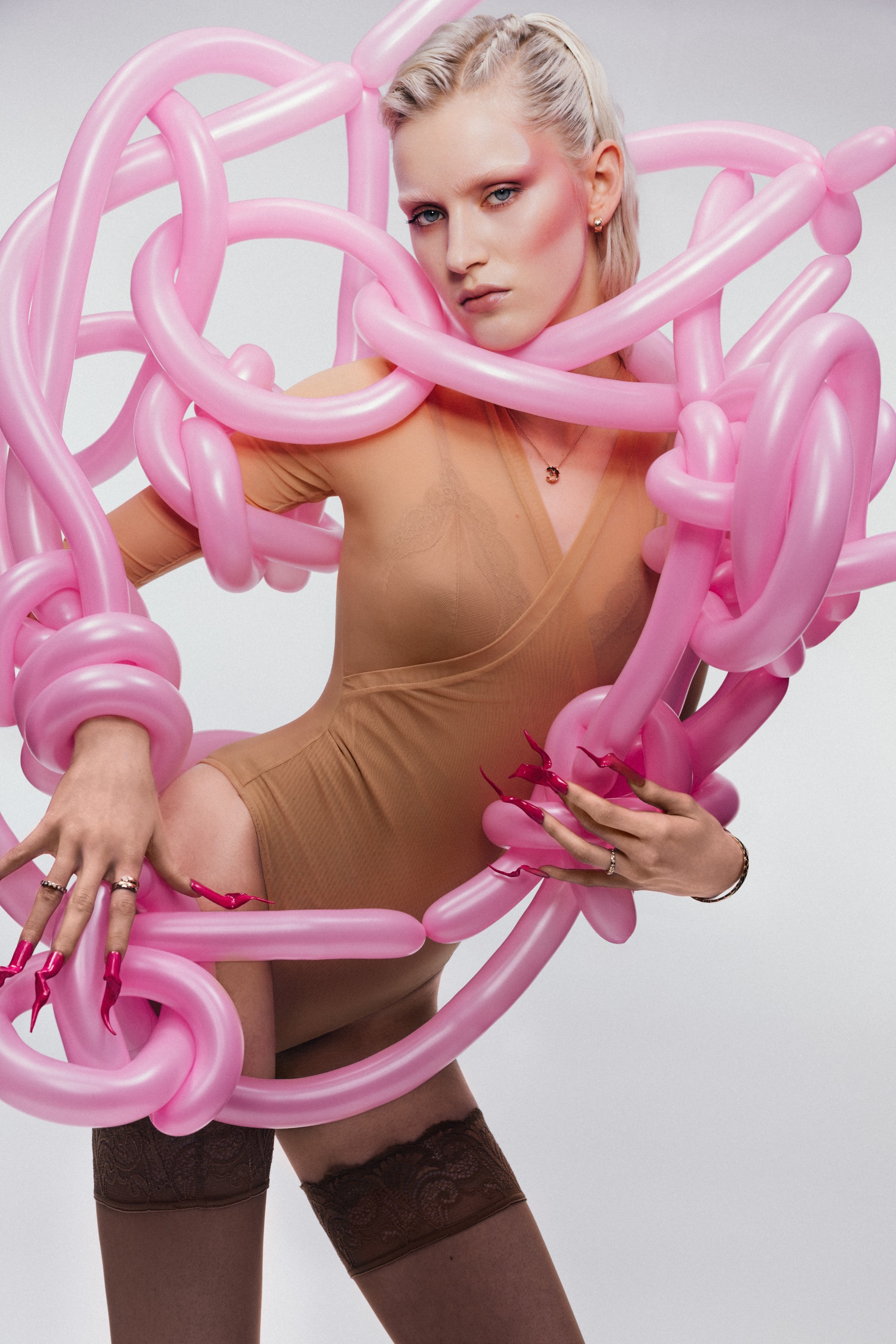 VOGUE CZ February Issue by Stephie Braun